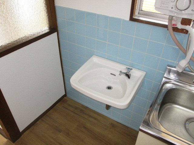 松井マンション2号棟の洗面所