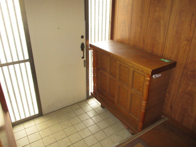 生駒郡平群町緑ケ丘５丁目の一戸建ての玄関