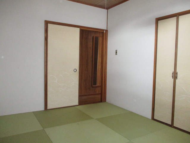 生駒郡平群町緑ケ丘５丁目の一戸建ての居間・リビング