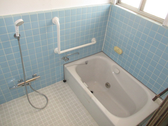 生駒郡平群町緑ケ丘５丁目の一戸建ての浴室