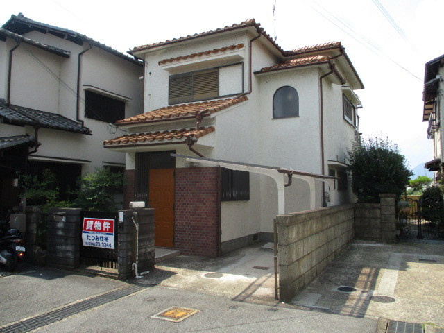 北葛城郡王寺町畠田３丁目の一戸建ての外観