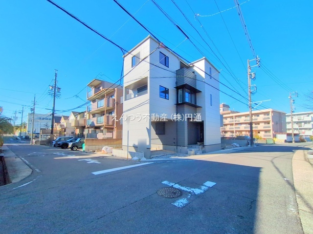 メルディア社が丘31303の前面道路含む現地写真