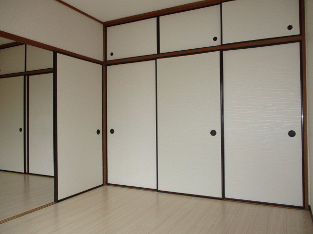 ファミール上田の居間・リビング