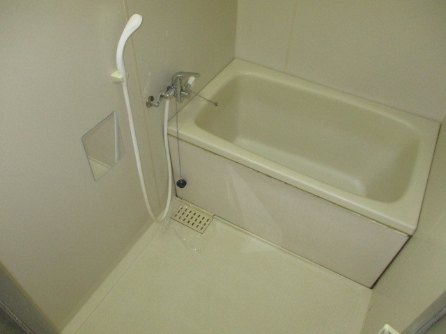 ファミール上田の浴室