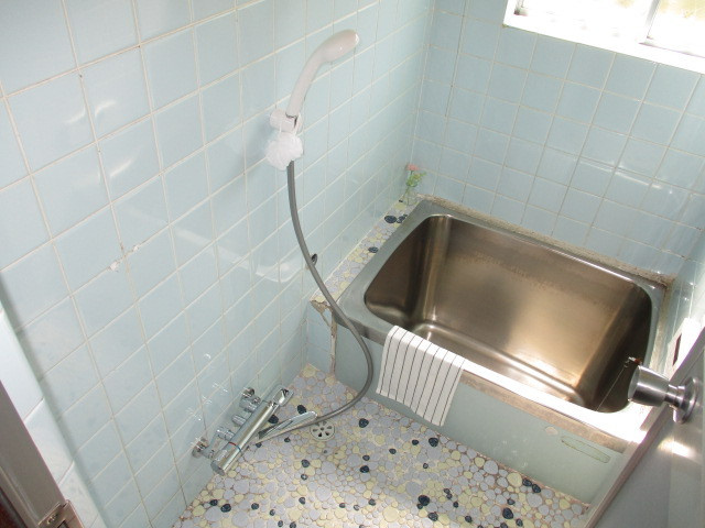 北葛城郡王寺町畠田３丁目の一戸建ての浴室