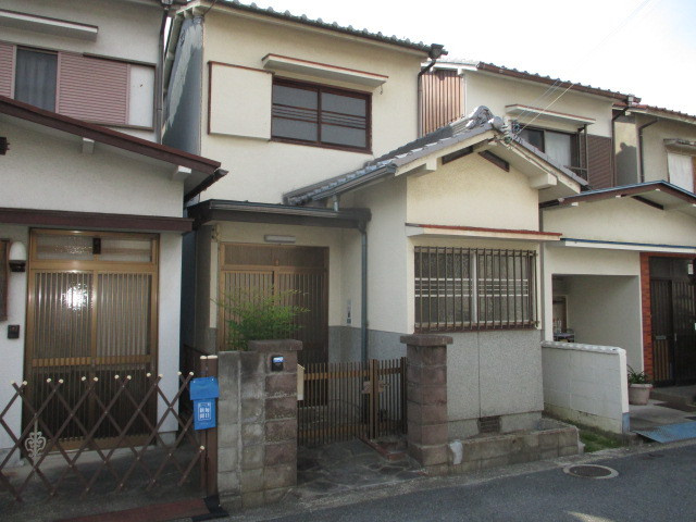 北葛城郡王寺町畠田３丁目の一戸建ての外観