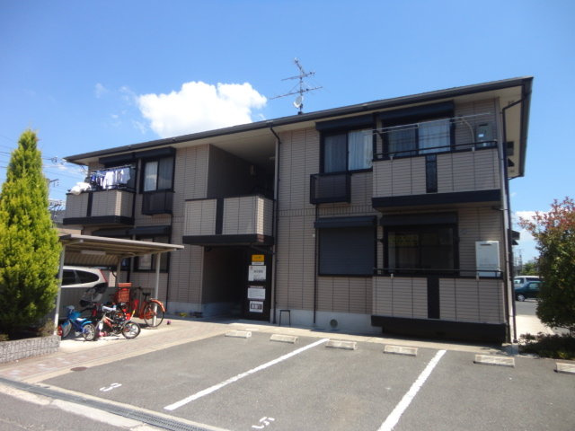 クラスターコートの外観