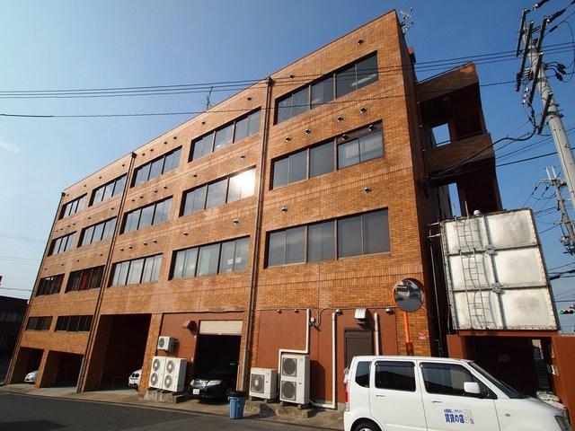 北葛城郡王寺町葛下１丁目の店舗一部の外観