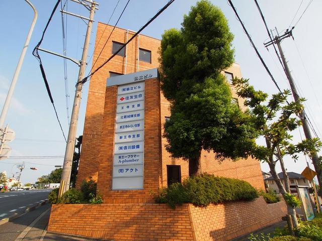 北葛城郡王寺町葛下１丁目の店舗一部の外観