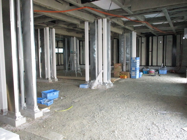 香芝市狐井の店舗事務所の内装