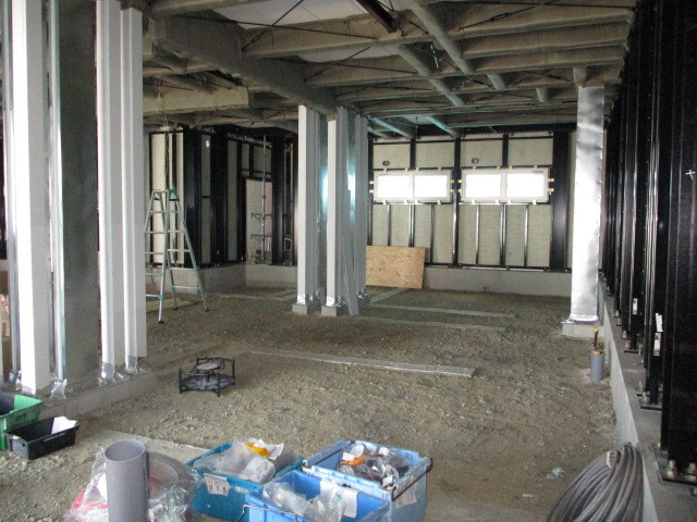 香芝市狐井の店舗事務所の内装