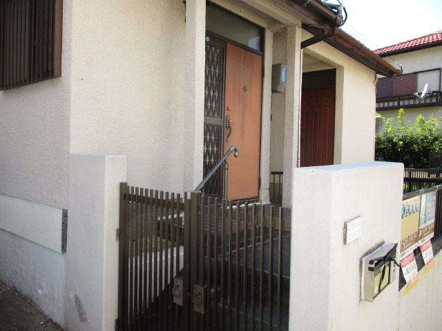 三室2戸建の玄関