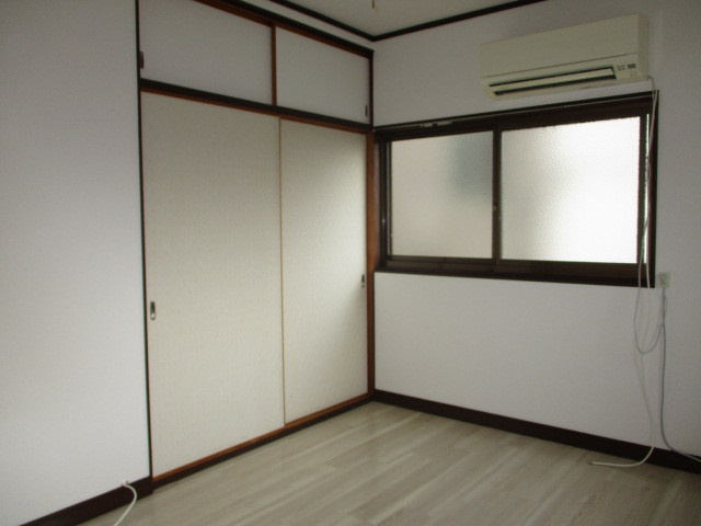 西田中戸建の居間・リビング