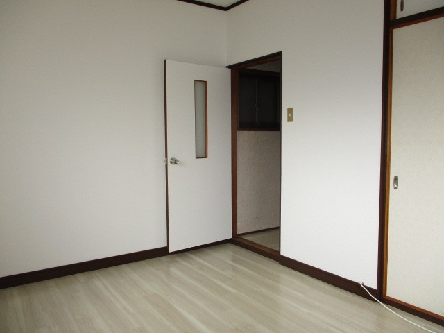 西田中戸建の居間・リビング