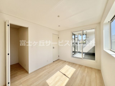 【寝室】 | 沼津市沢田町 新築一戸建て 3号棟 | 6帖の寝室です