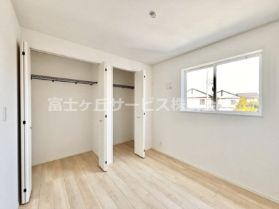 【洋室】 | 沼津市沢田町 新築一戸建て 3号棟 | 4.5帖の洋室です