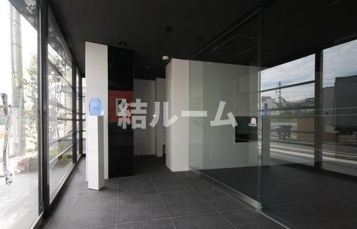 北区東十条１丁目の賃貸マンションのエントランス