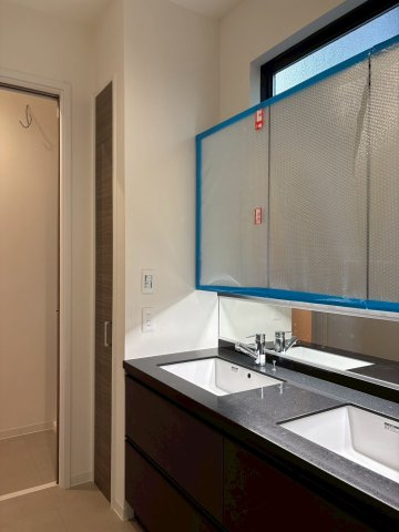 西宮市苦楽園四番町の独立洗面台