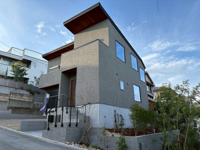 西宮市苦楽園四番町の外観