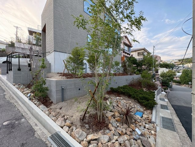 西宮市苦楽園四番町の庭