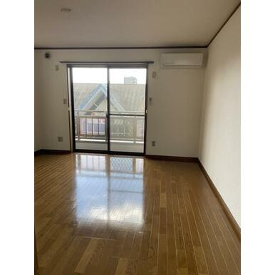 熊本市南区御幸笛田１丁目の賃貸マンションの居間・リビング