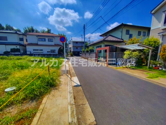 三鷹市北野２丁目 井の頭線 久我山駅 新築戸建ての前面道路含む現地写真