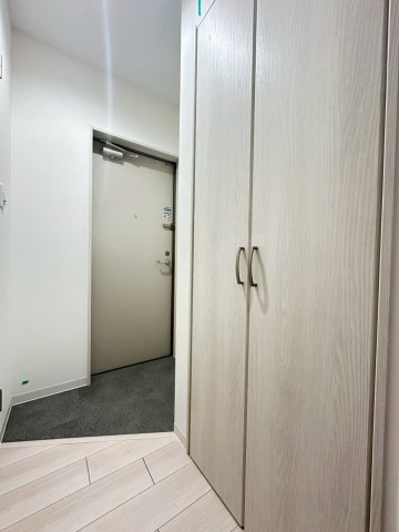 クリエオーレ南正雀の玄関