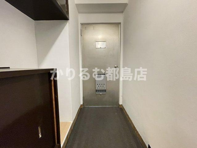 都島岡本マンションの玄関