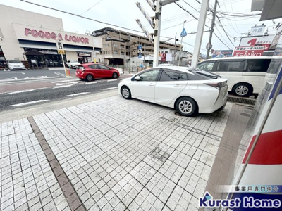 【駐車場】 | 神楽店舗　大和高田線ロードサイド神楽路面テナント