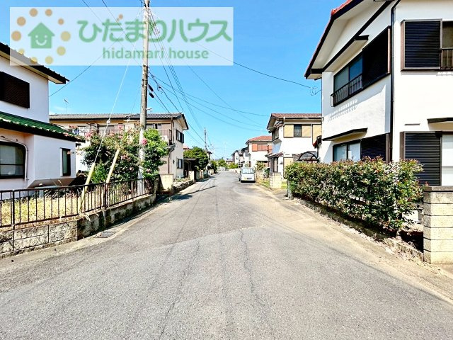 【前面道路含む現地写真】 | 阿見町岡崎2丁目　中古戸建 | 近隣の物件もまとめてご案内できます(*^^)
お気軽にお問い合わせください♪