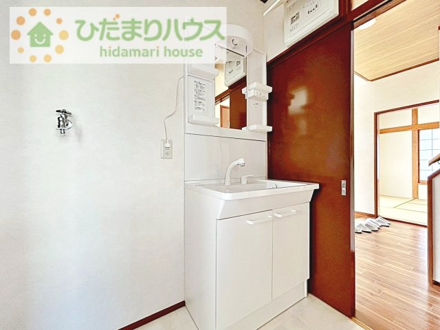 【独立洗面台】 | 阿見町岡崎2丁目　中古戸建 | シンプルで使い勝手の良い独立洗面台！