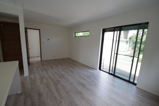 【居間・リビング】 | 【仲介手数料無料！！】川崎市麻生区細山7丁目　新築戸建て（全3棟）C号棟　4580万円