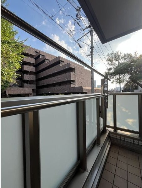 アベニール柏木(新宿区北新宿2丁目)のバルコニー