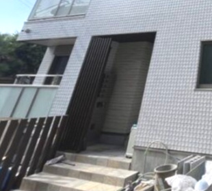 アベニール柏木(新宿区北新宿2丁目)のエントランス