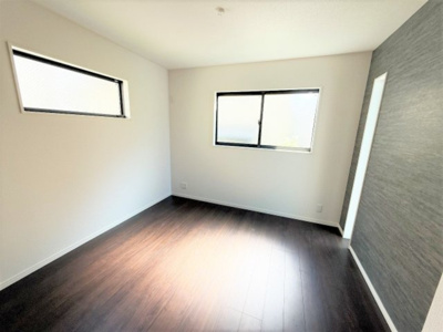 【洋室】 | 【仲介手数料３００万円が無料！！】■デザイナーズハウス■7項目で最高評価 | 【最大ポイントは「諸費用が３２０万円ＯＦＦ」です！！】
■参考写真（２号棟）
■陽当り良好！
■デザイナーズハウス
■性能評価７項目で最高等級取得
■３５年保証
■省エネラベル取得