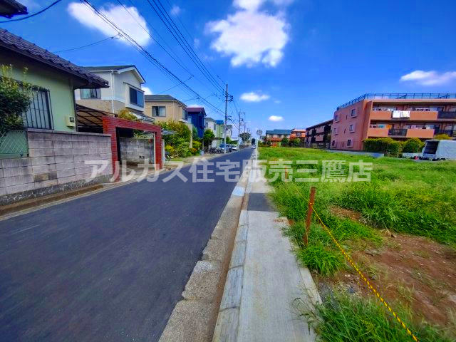 三鷹市北野２丁目 井の頭線 久我山駅 新築戸建ての前面道路含む現地写真
