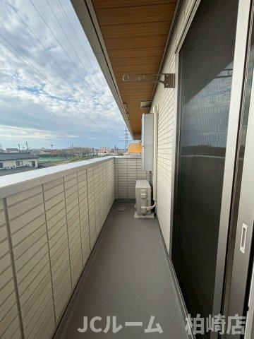 柏崎市豊町のアパートのバルコニー