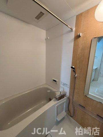柏崎市豊町のアパートの浴室