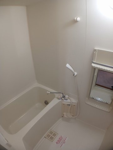 エルコートＢの浴室|日々の疲れを癒すお風呂付です