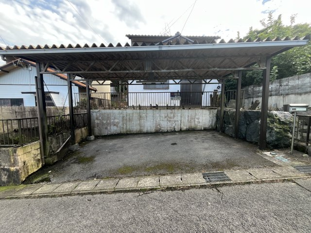 中古住宅　揖斐川町上野の駐車場