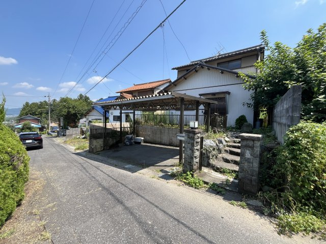 中古住宅　揖斐川町上野の前面道路含む現地写真