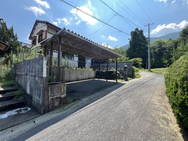 中古住宅　揖斐川町上野の前面道路含む現地写真