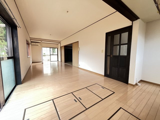 中古住宅　揖斐川町上野の居間・リビング