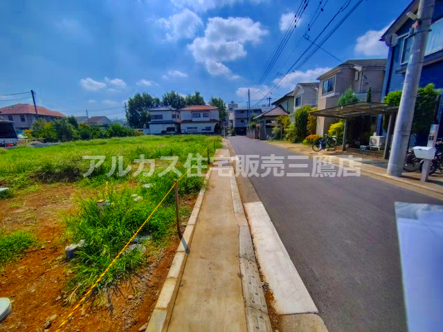 三鷹市北野２丁目 井の頭線 久我山駅 新築戸建ての前面道路含む現地写真