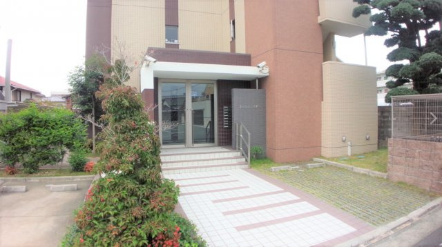 イーハトーブ櫛原のエントランス|毎日通るエントランスはこのようになっています