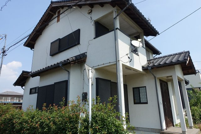 高崎市新保町　【南西角地】中古住宅の外観