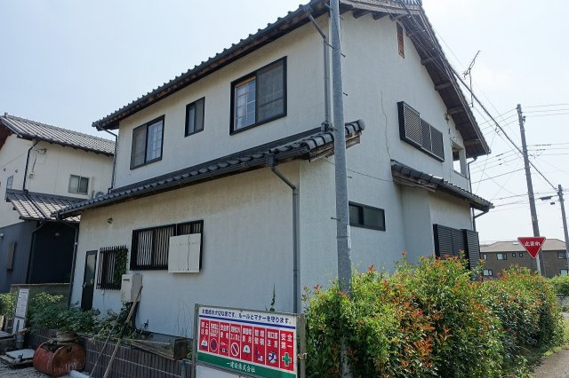 高崎市新保町　【南西角地】中古住宅の外観