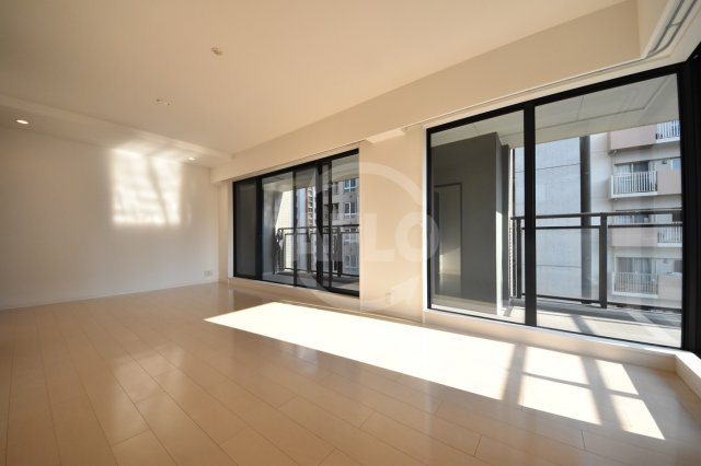 シティタワー堀江　堀江小学校区の居間・リビング|シティタワー堀江　開放感のあるリビング