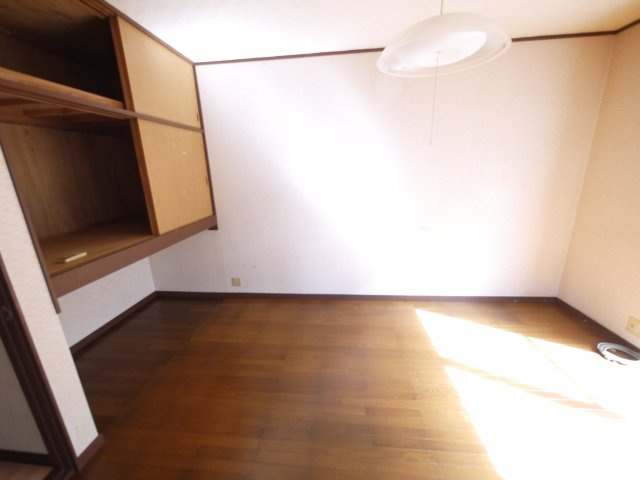 長生郡長生村岩沼　中古戸建の洋室|平成7年9月築３DK 2階にもトイレありJR外房線八積駅徒歩約12分2階洋間8帖 軽自動車は2台可能