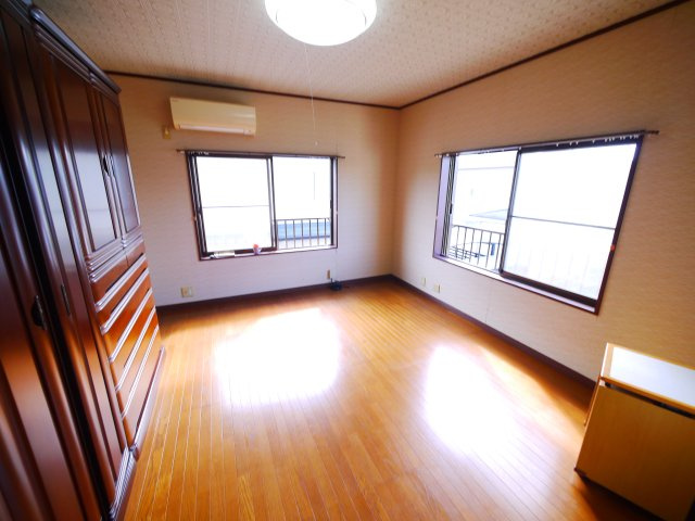長生郡長生村岩沼　中古戸建の洋室|平成7年9月築３DK 2階にもトイレありJR外房線八積駅徒歩約12分2階洋間8帖 軽自動車は2台可能